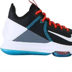 Nike Lebron Men's Witness IV Basketball Shoes - 11